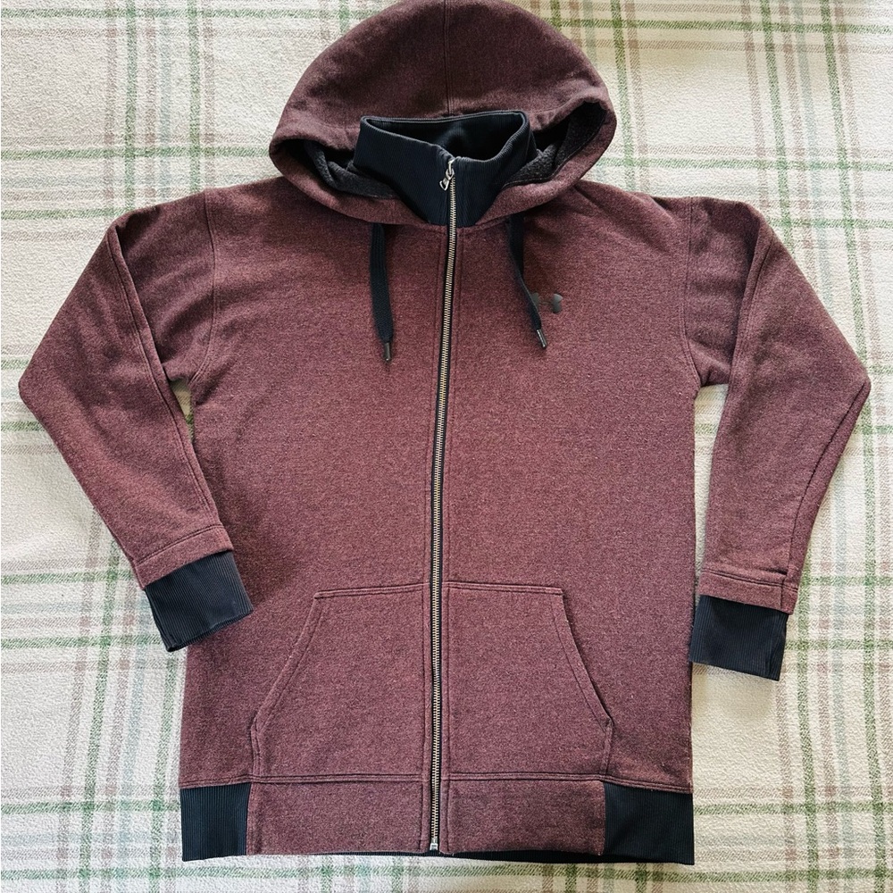 LAST CHANCE* DONATING Under Armour Men's Maroon Zip-Up Sweater